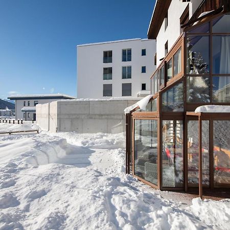 Agrimonia - 5,5-Zi Duplex Wohnung Bis 9 Personen Mit Eigenem Garten ダヴォス・プラッツ エクステリア 写真