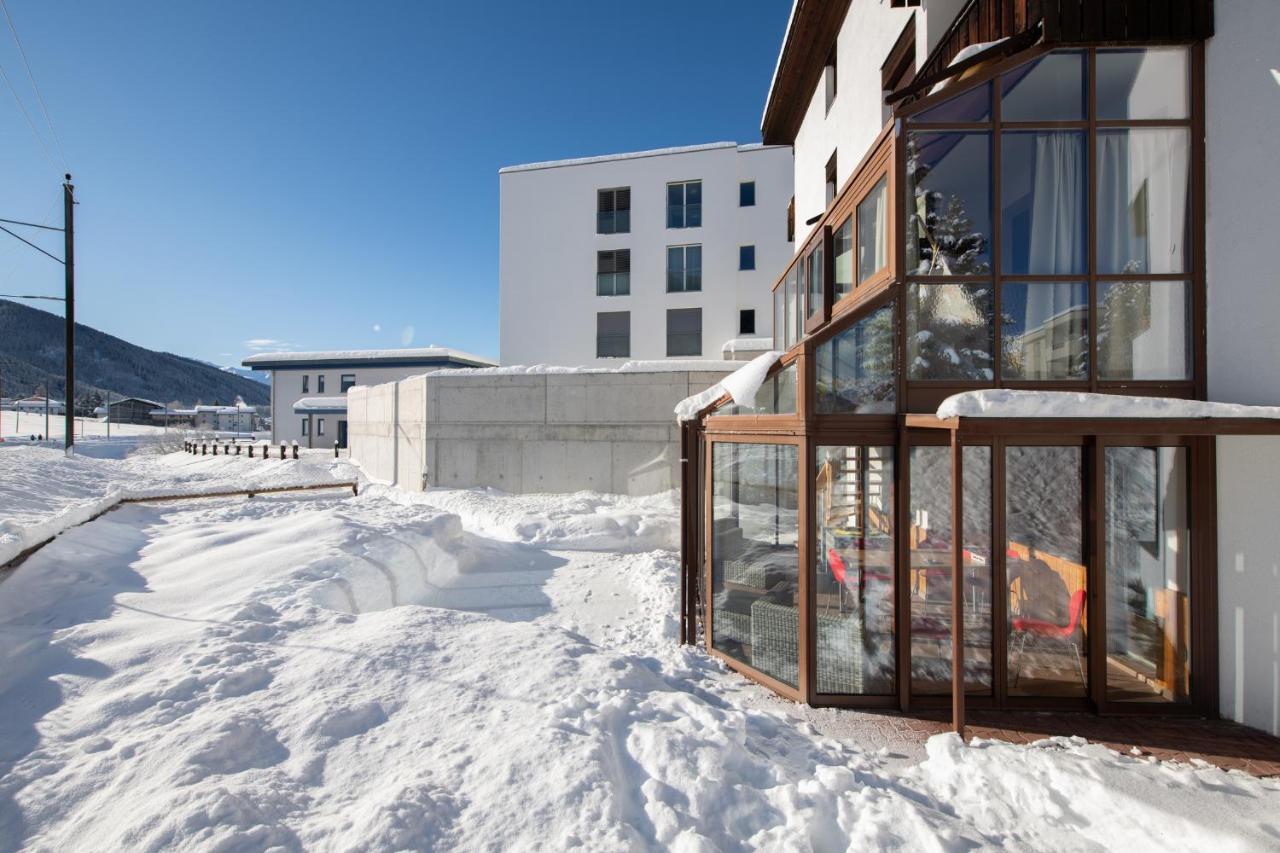 Agrimonia - 5,5-Zi Duplex Wohnung Bis 9 Personen Mit Eigenem Garten ダヴォス・プラッツ エクステリア 写真