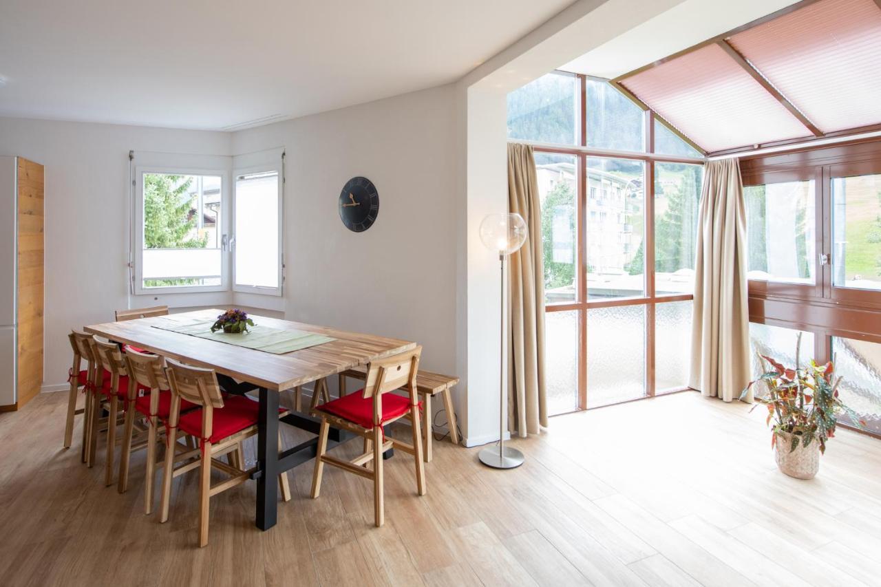 Agrimonia - 5,5-Zi Duplex Wohnung Bis 9 Personen Mit Eigenem Garten ダヴォス・プラッツ エクステリア 写真