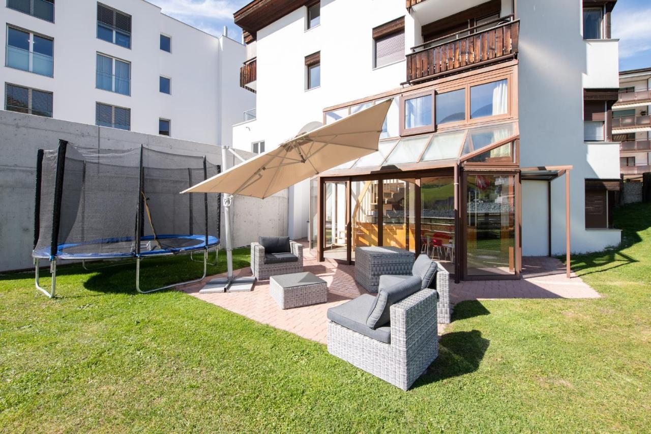 Agrimonia - 5,5-Zi Duplex Wohnung Bis 9 Personen Mit Eigenem Garten ダヴォス・プラッツ エクステリア 写真